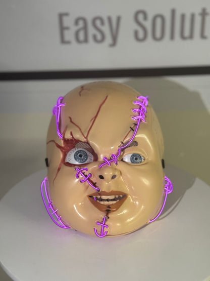 Máscara de Chucky con Luz LED: ¡Desata el Terror! 🔪👶✨