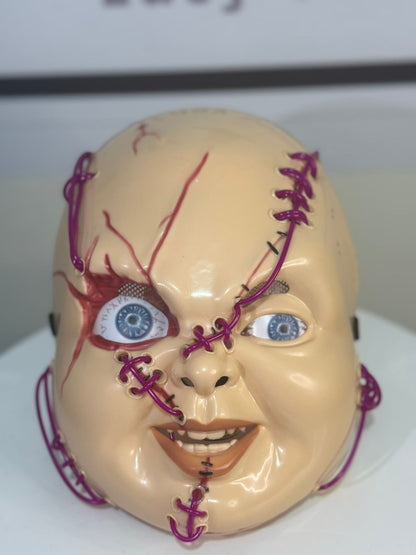 Máscara de Chucky con Luz LED: ¡Desata el Terror! 🔪👶✨