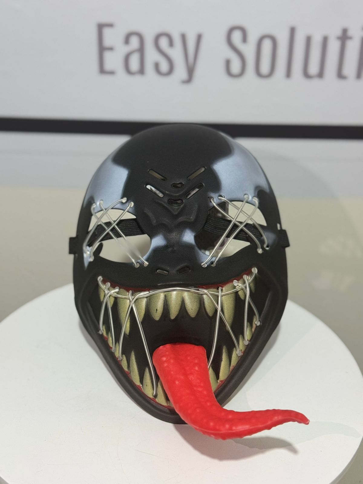 Máscara Neón Venom con Luz LED 🎃✨